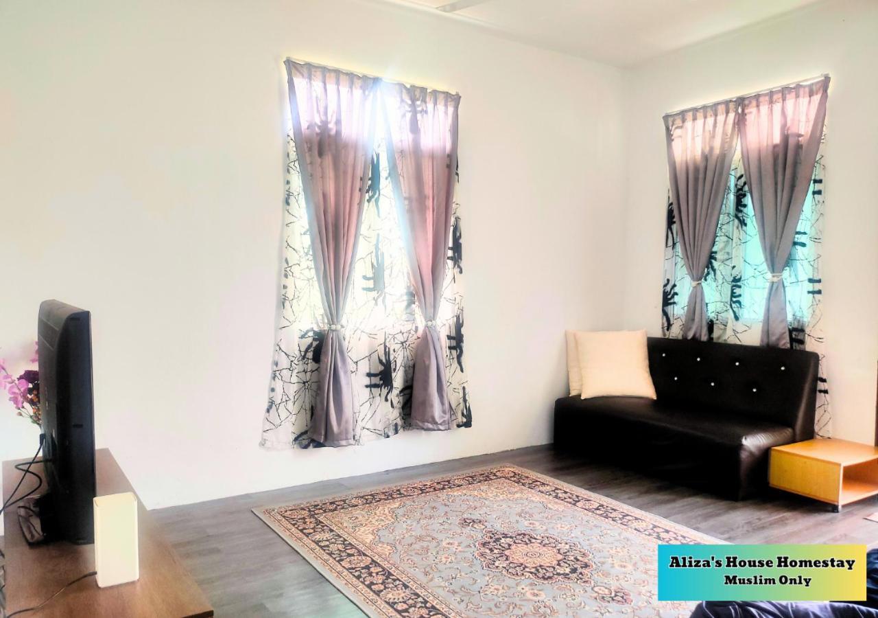 Aliza'S House Homestay Pd Mini Bungalow Port Dickson Exterior photo