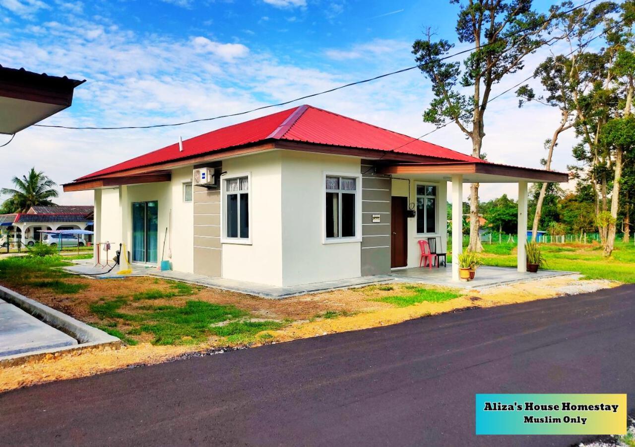 Aliza'S House Homestay Pd Mini Bungalow Port Dickson Exterior photo